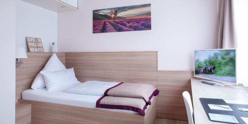 Single Room image 4