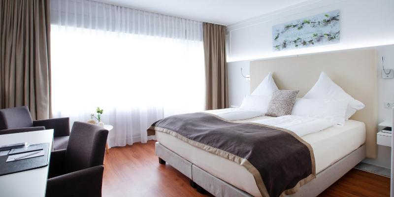 Double Room with Balcony image 1