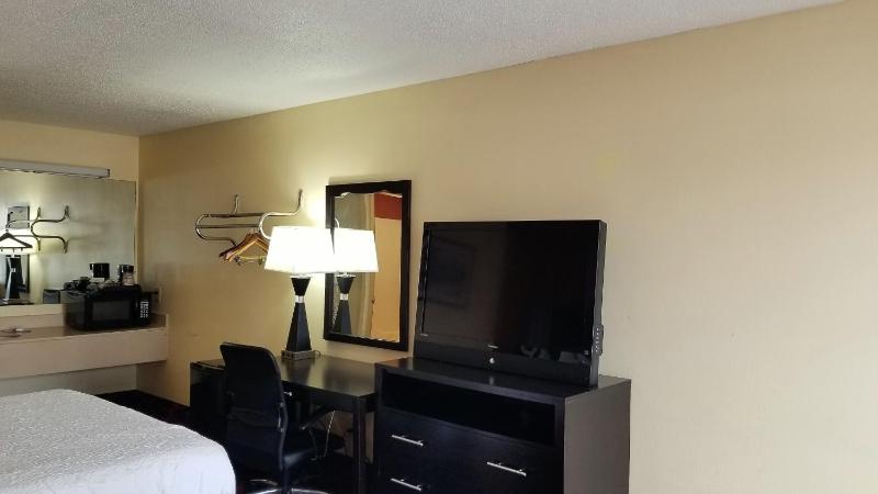 King Room - Mobility Access/Non-Smoking image 3