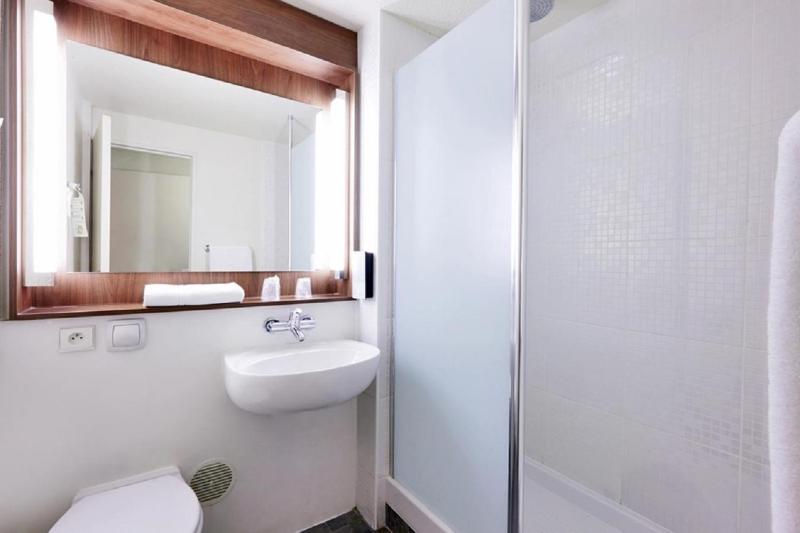 Superior Double Room (2 Adults + 1 Child) image 2