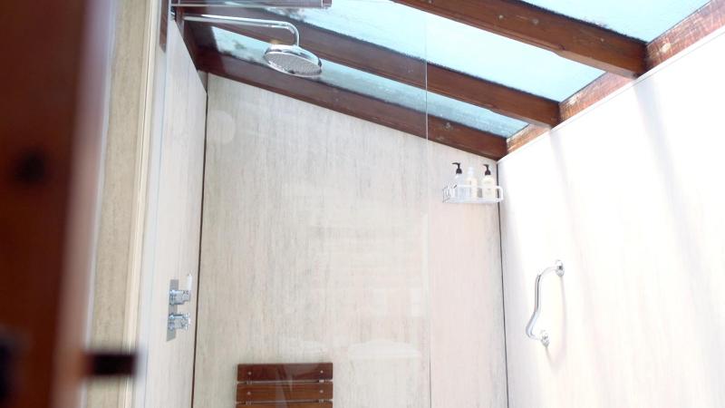 Superior Triple Room image 3