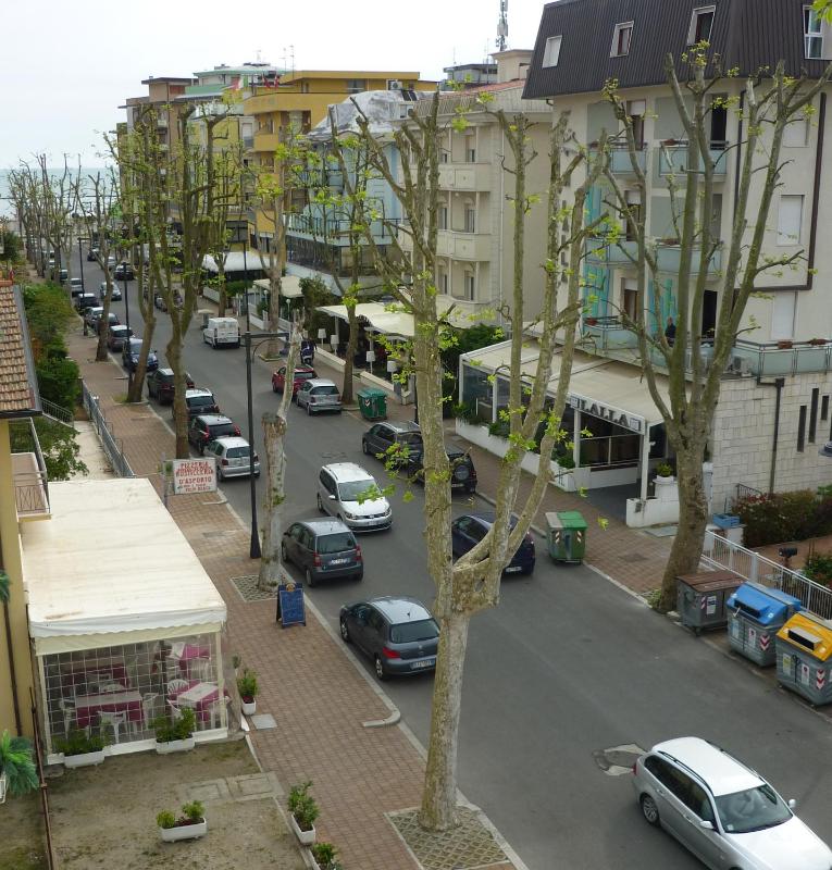 Triple Room with Balcony image 2