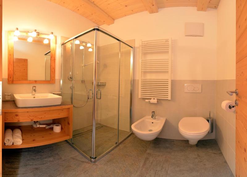 One-Bedroom Apartment with Balcony image 4