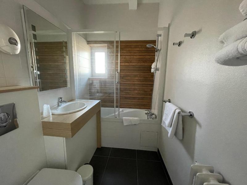 Superior Triple Room image 2