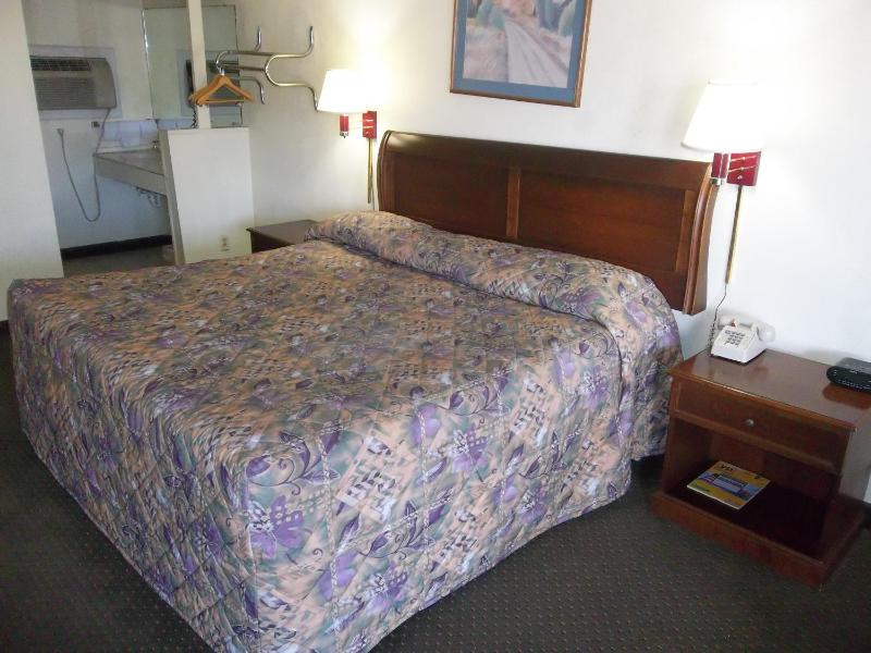 King Room - Non-Smoking image 1