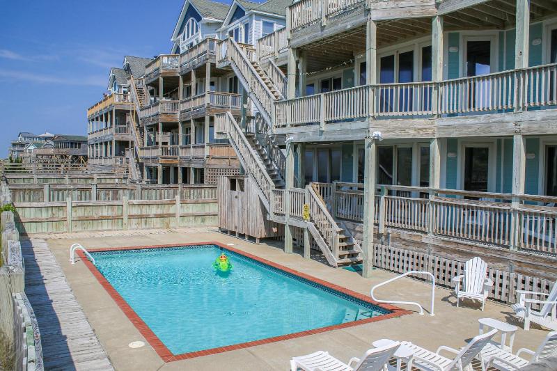 Seven Bedroom House image 3