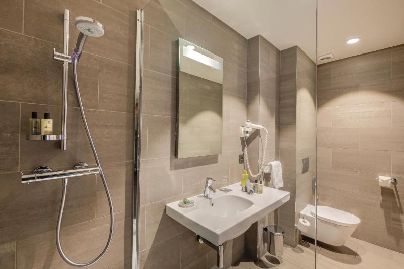 Standard Double Room image 2