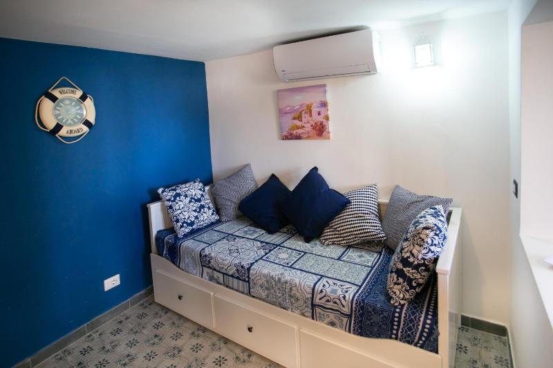 Stromboli sea view apartment - image 16