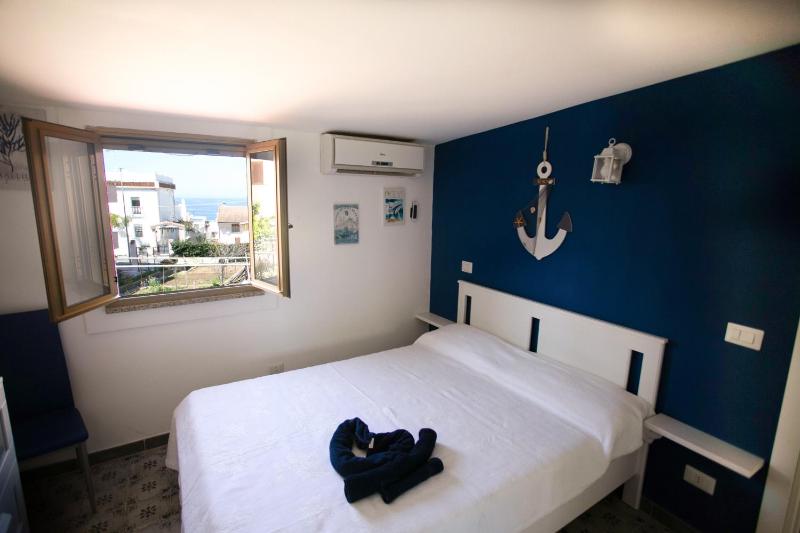 Stromboli sea view apartment - image 1