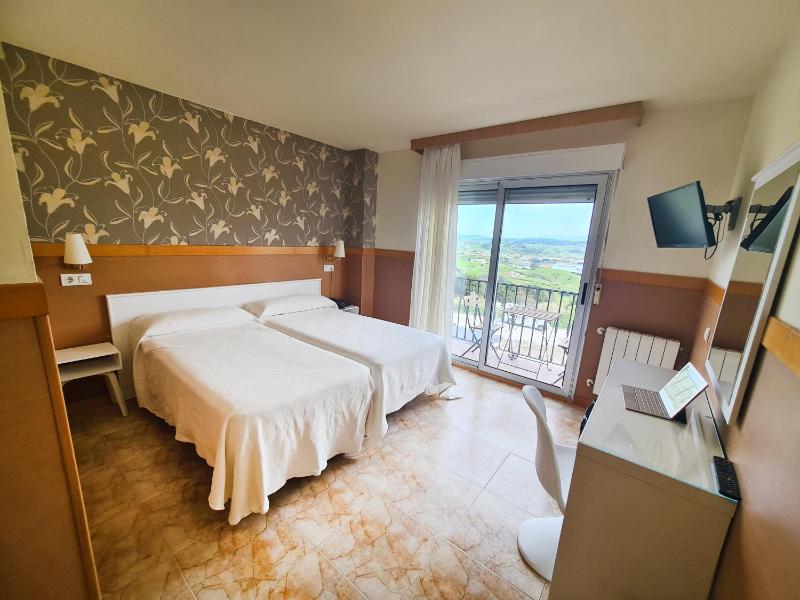 Superior Double or Twin Room with Terrace image 1