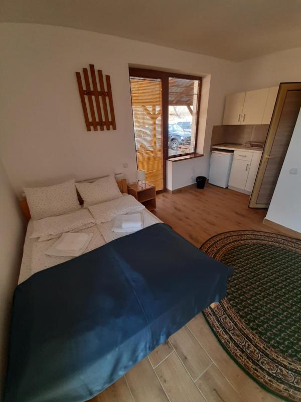 Deluxe Twin Room image 3