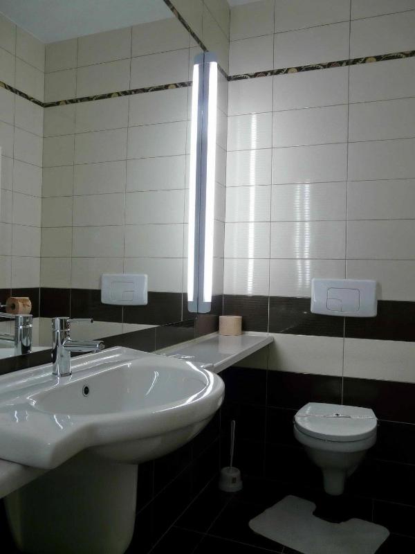 Double or Twin Room image 2