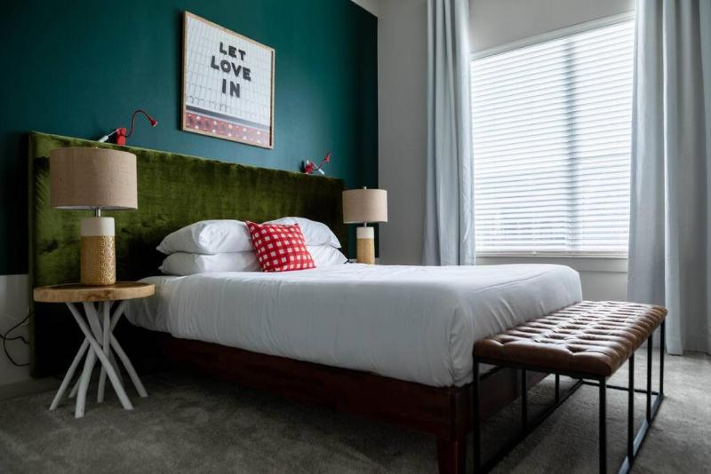 One-Bedroom Apartment image 2