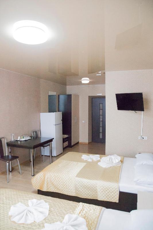 Standard Twin Room image 2