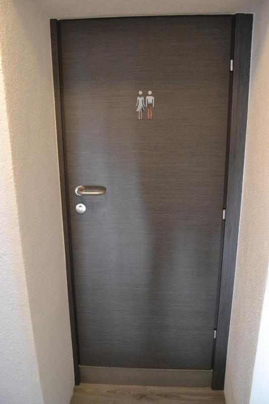 Twin Room with Private External Bathroom image 2