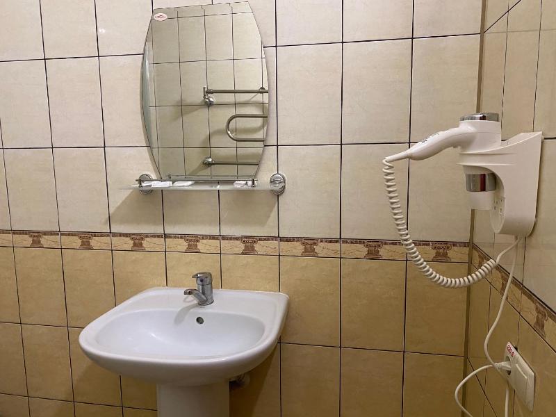 One-Bedroom Apartment image 4