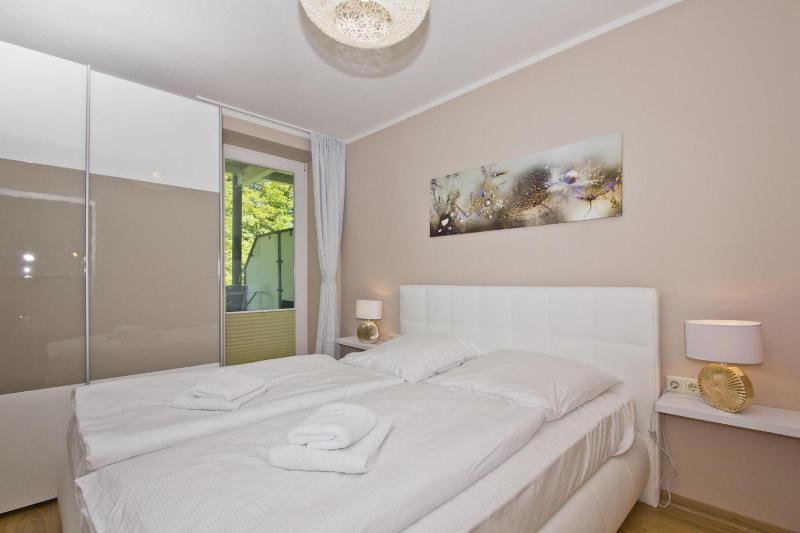 Strandresidenz Brandenburg Ferienwohnung 24 mit Sauna- und Schwimmbadnutzung im AHOI Sellin - image 6