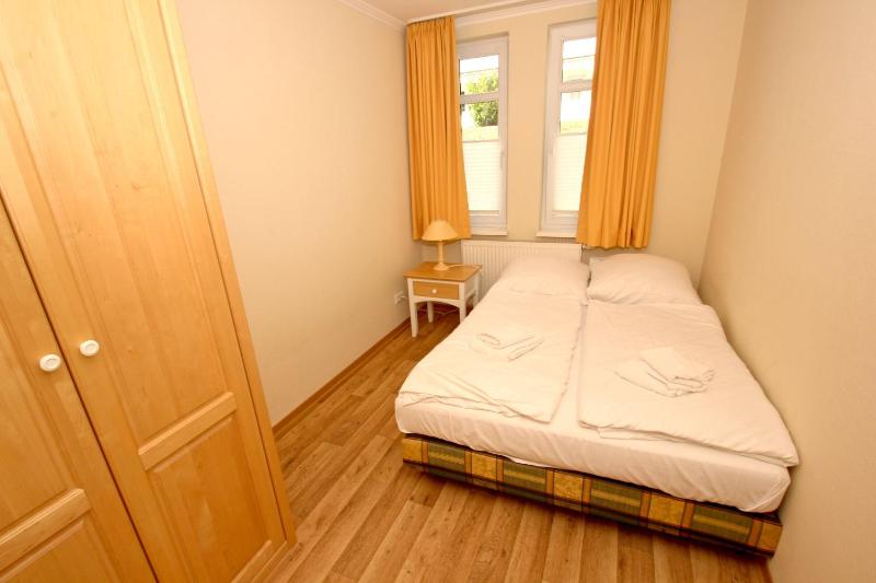 Meeresblick Residenzen Ferienwohnung 35 mit Sauna- und Schwimmbadnutzung im AHOI Sellin - image 2