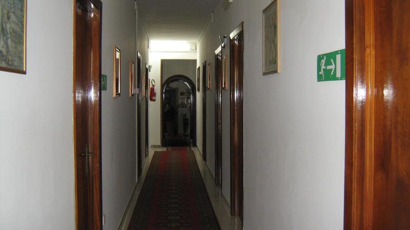 Budget Twin Room image 1