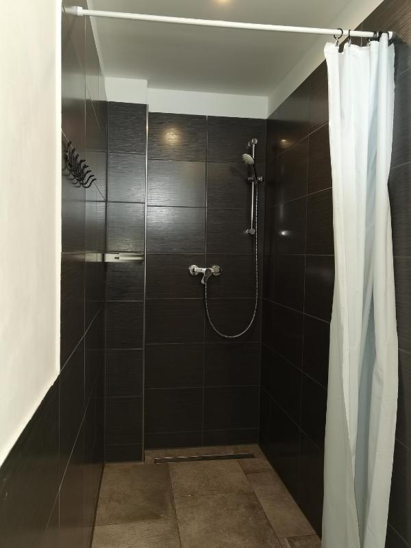 Bed in 8-Bed Dormitory Room image 4