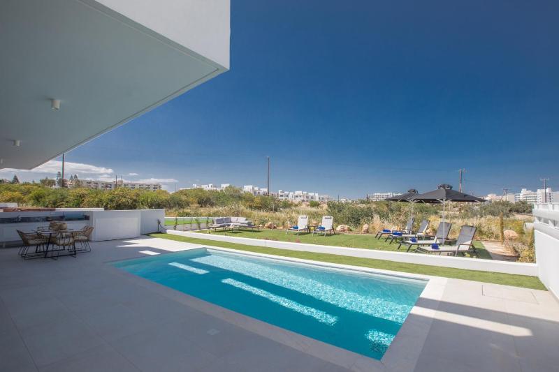 Three-Bedroom Villa image 2