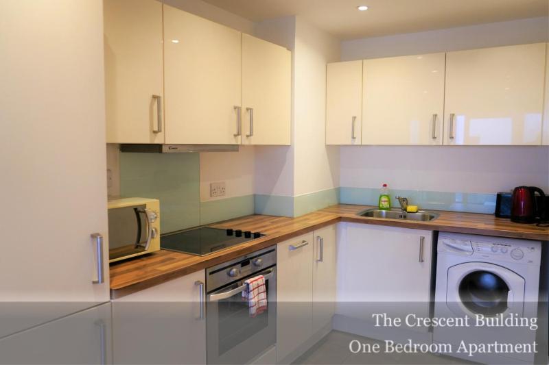 One-Bedroom Apartment image 2