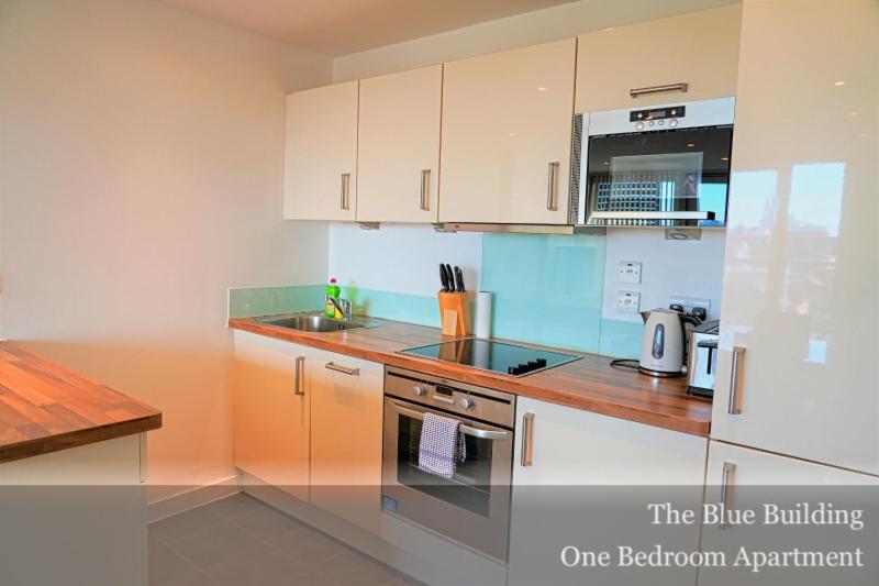 Gunwharf Quays Apartments - image 23