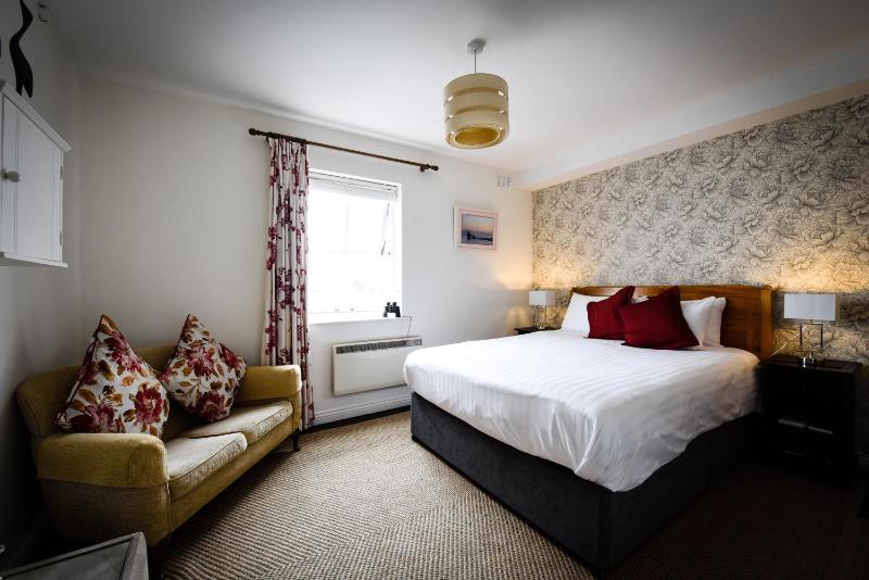 Two-Bedroom House image 3