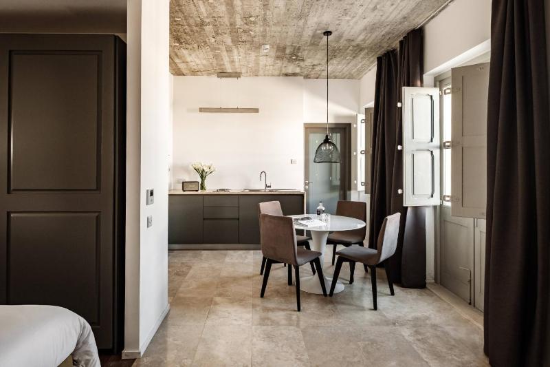 Penthouse Suite image 4