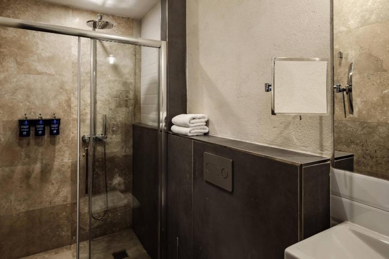 Penthouse Suite image 2
