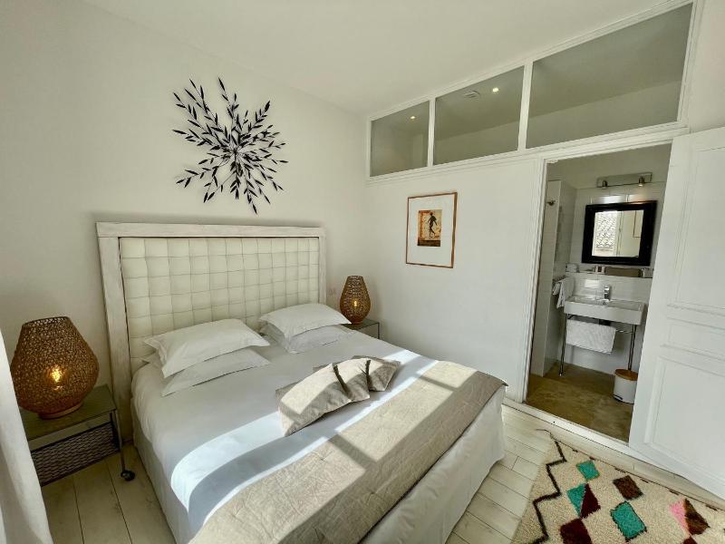 Double Room image 2