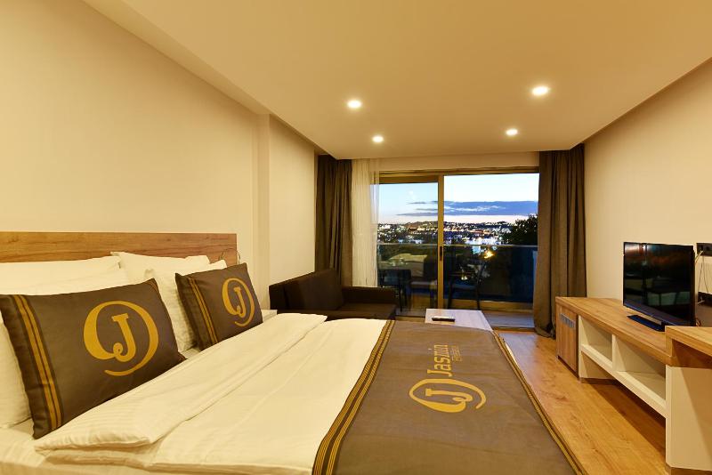 Studio with Sea View image 4