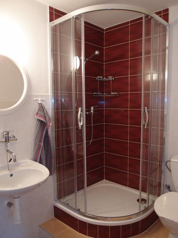 Triple Room with Private Bathroom image 2