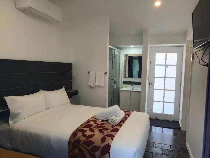 Coachman Motel and Holiday Units - image 10