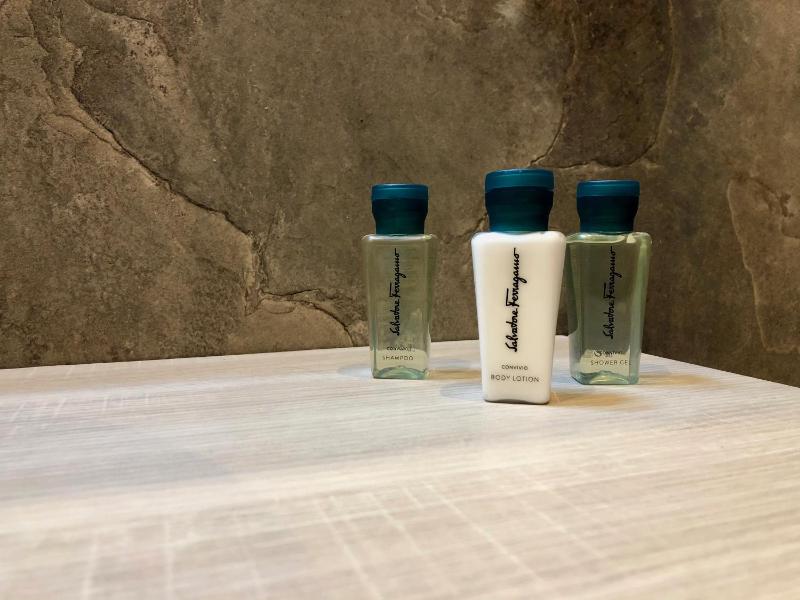 Classic Quadruple Room image 3