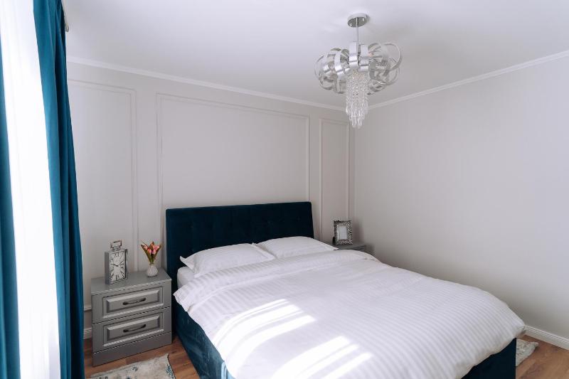 One-Bedroom Apartment image 2