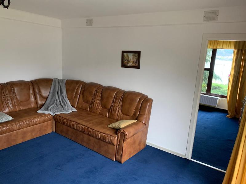 One-Bedroom Apartment image 4