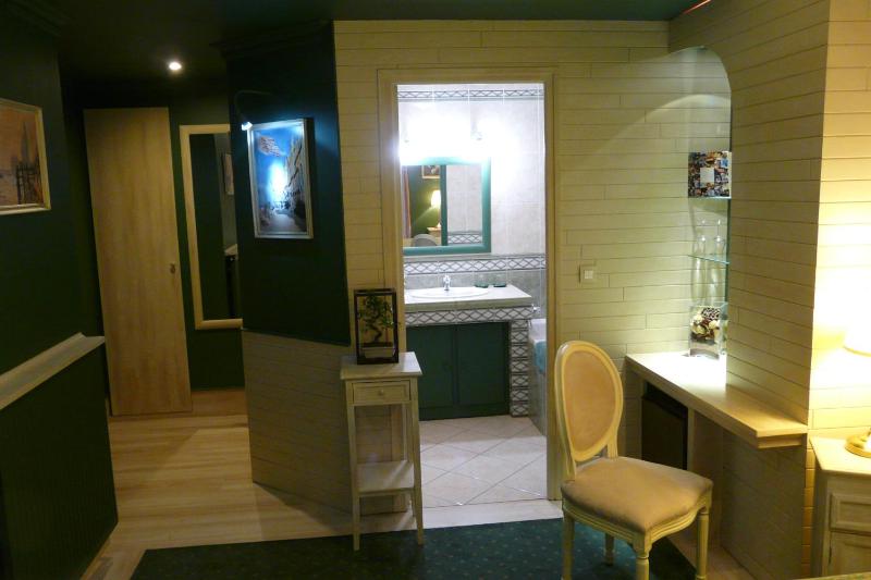 Superior Double Room with Terrace image 3