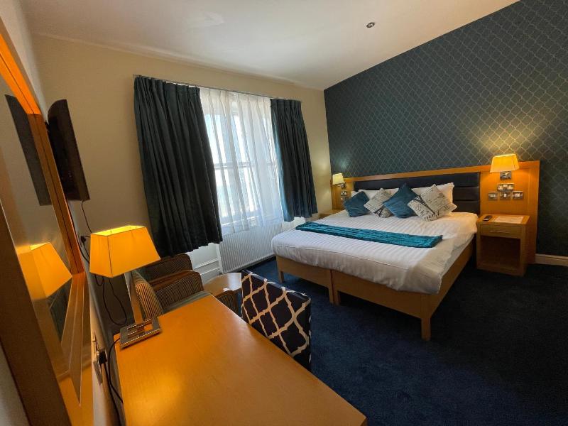 Double Room with Sea View image 3