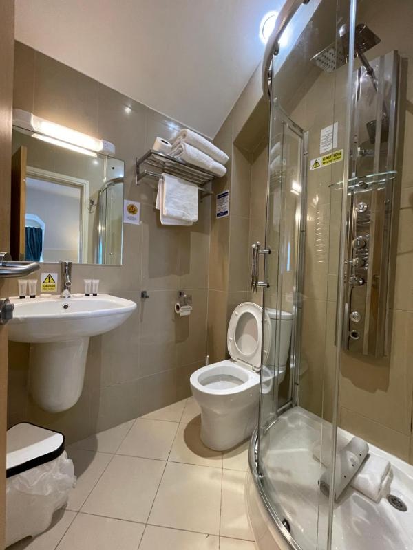 Double Room with Sea View image 4