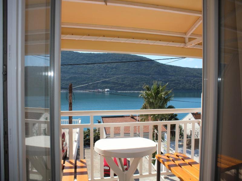 Double Room with Sea View image 3