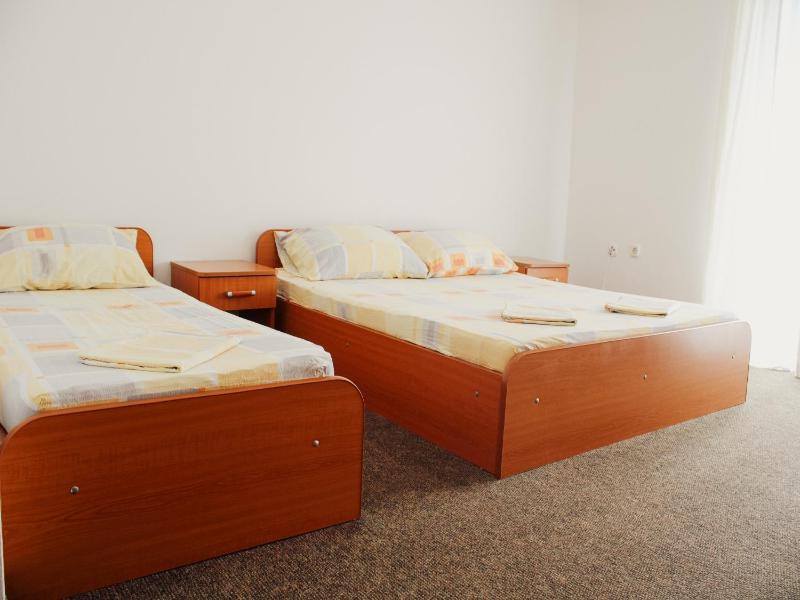 Quadruple Room with Balcony image 3