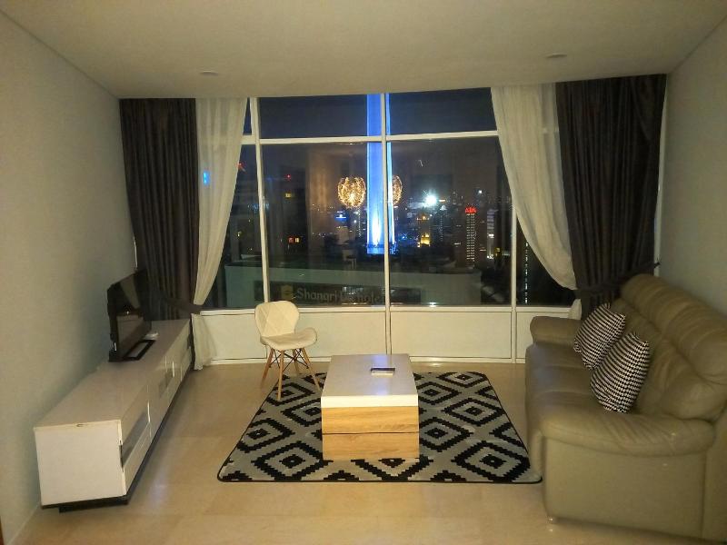 Two-Bedroom Apartment With KL Tower View image 3
