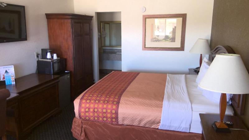 Standard King Room - Non-Smoking  image 3