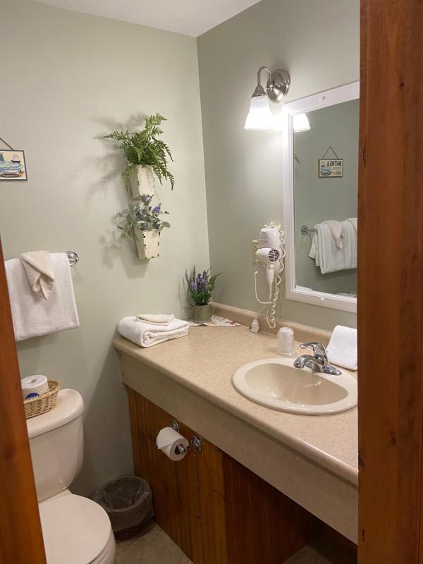 Standard Queen Room image 3