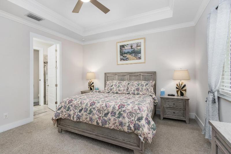Amazing outdoor living on a freshwater canal 4 bedrooms pet-friendly - Villa Becky - image 16