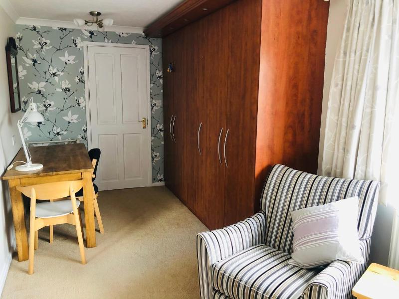 King Room with Garden View image 3