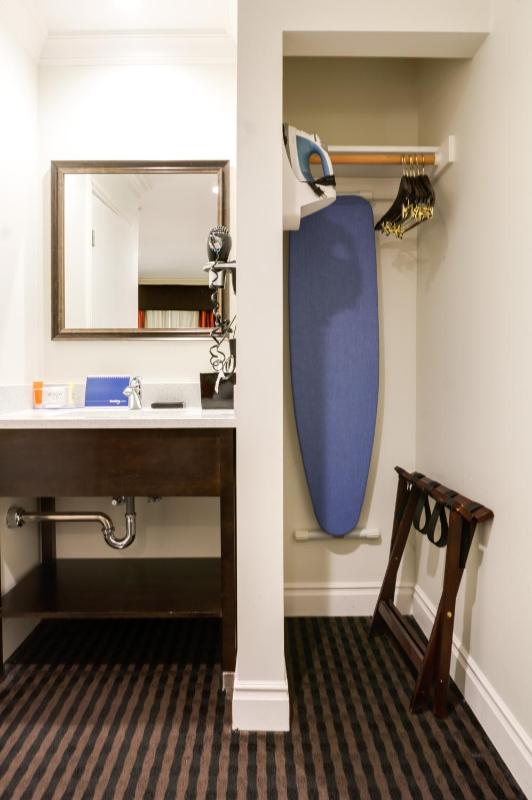 King Room image 3
