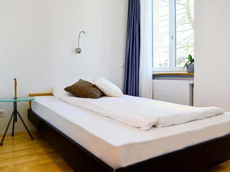 Economy Double Room image 4