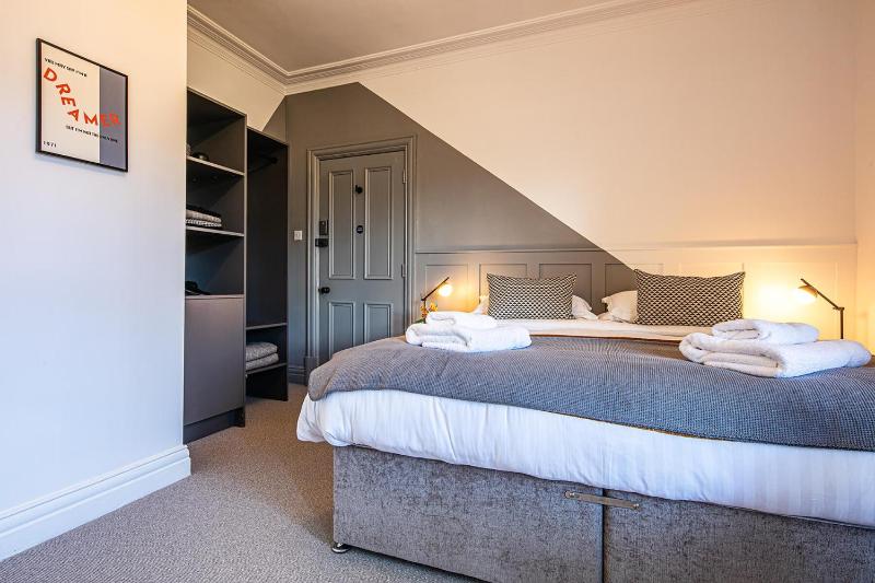 The Belmont Apart Hotel - Harrogate Stays with FREE PARKING - image 28